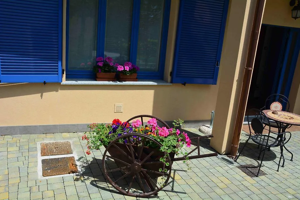B&B La Casa Di Trizzi Como 3*,  Italy